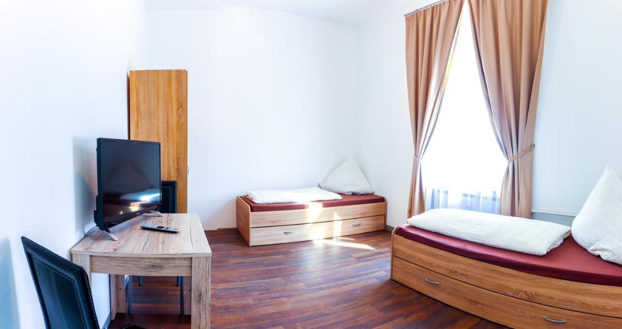 Fmm Hostel Memmingerberg Eksteriør bilde